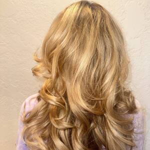 Pin5 blonde wavy back view 14 1200x1500