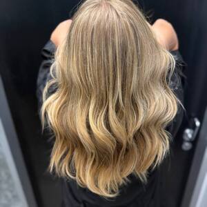 Pin5 blonde wavy back view 24 1200x1500