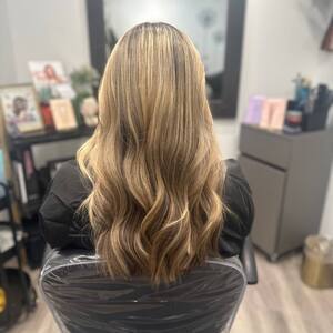 Pin5 blonde wavy back view 41 1200x1500
