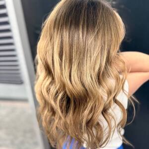 Pin5 blonde wavy back view 20 1200x1500