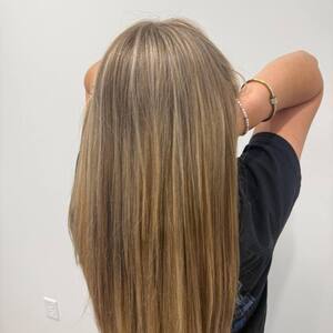 Pin5 blonde straight back view arms up 2 1200x1500