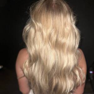 Pin5 blonde wavy back view 52 1200x1500