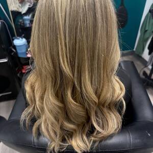 Pin5 blonde wavy back view 6 1200x1500