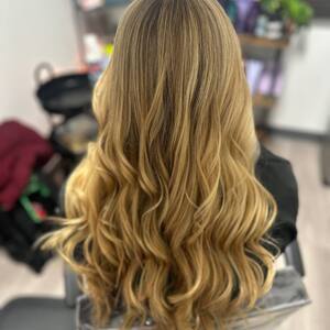 Pin5 blonde wavy back view 46 1200x1500