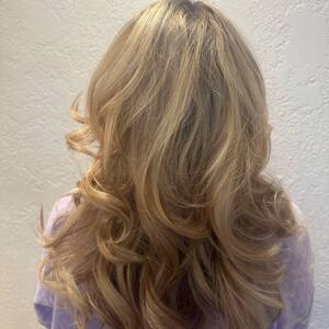 Pin5 blonde wavy back view b 1200x1500