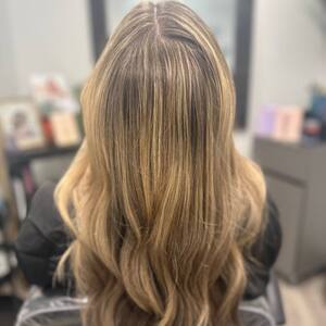 Pin5 blonde wavy back view 48 1200x1500