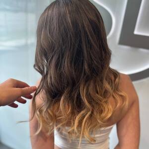 Pin5 bronde ombre back view hand 2 1200x1500