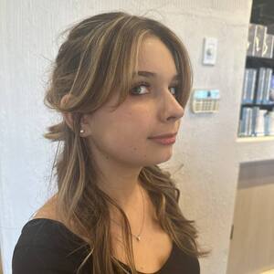Pin5 bronde half up side view 1200x1500