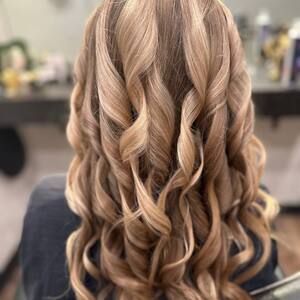 Pin5 bronde curly back view b 1200x1500