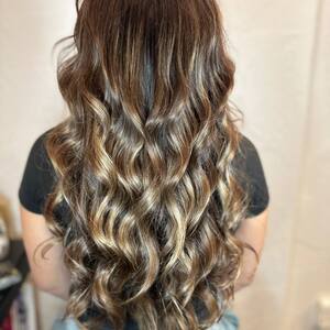 Pin5 bronde curly back view 1200x1500