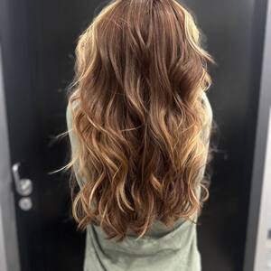 Pin5 bronde wavy back view 10 1200x1500