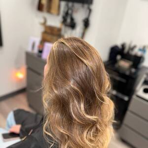 Pin5 bronde wavy back view 22 1200x1500