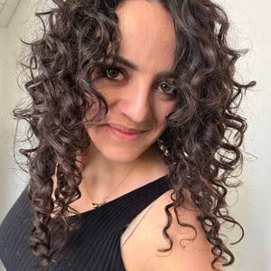 Pin5 brunette curly dark hair woman 1200x1500