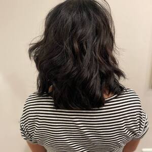 Pin5 brunette dark bob back view striped shirt 1200x1500
