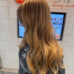 Pin5 bronde wavy back view salon 2 1200x1500