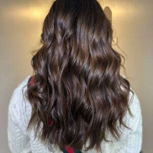 Pin5 brunette wavy back view 2 1200x1500