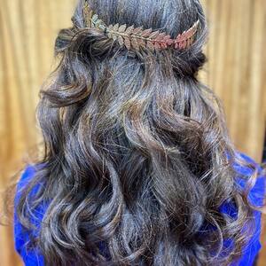 Pin5 brunette half up leaf accessory back 1200x1500