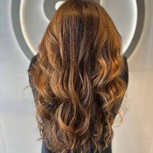 Pin5 brunette wavy back view 8 1200x1500
