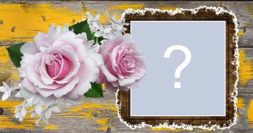 Moldura para foto com rosas e fundo de madeira com tons de amarelo. Adicione uma foto!