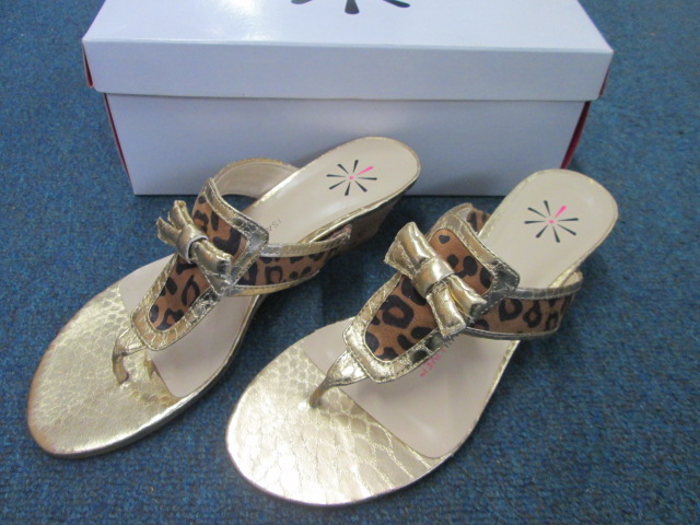 gold sandals size 6
