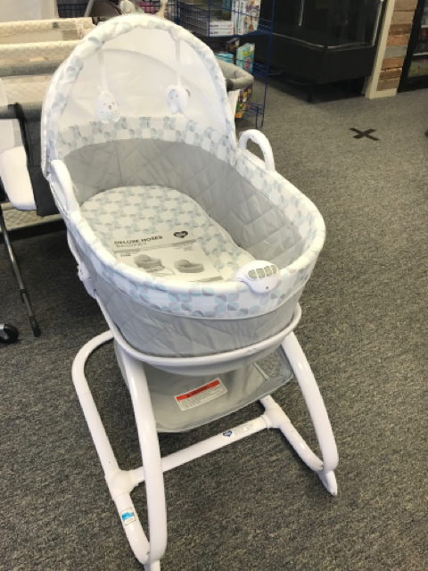 delta moses bassinet