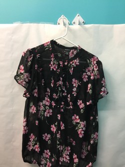 Torrid Womens Short Sleeve Shirt Size 1x Eci Stores