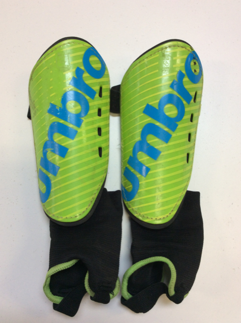 umbro youth shin guards
