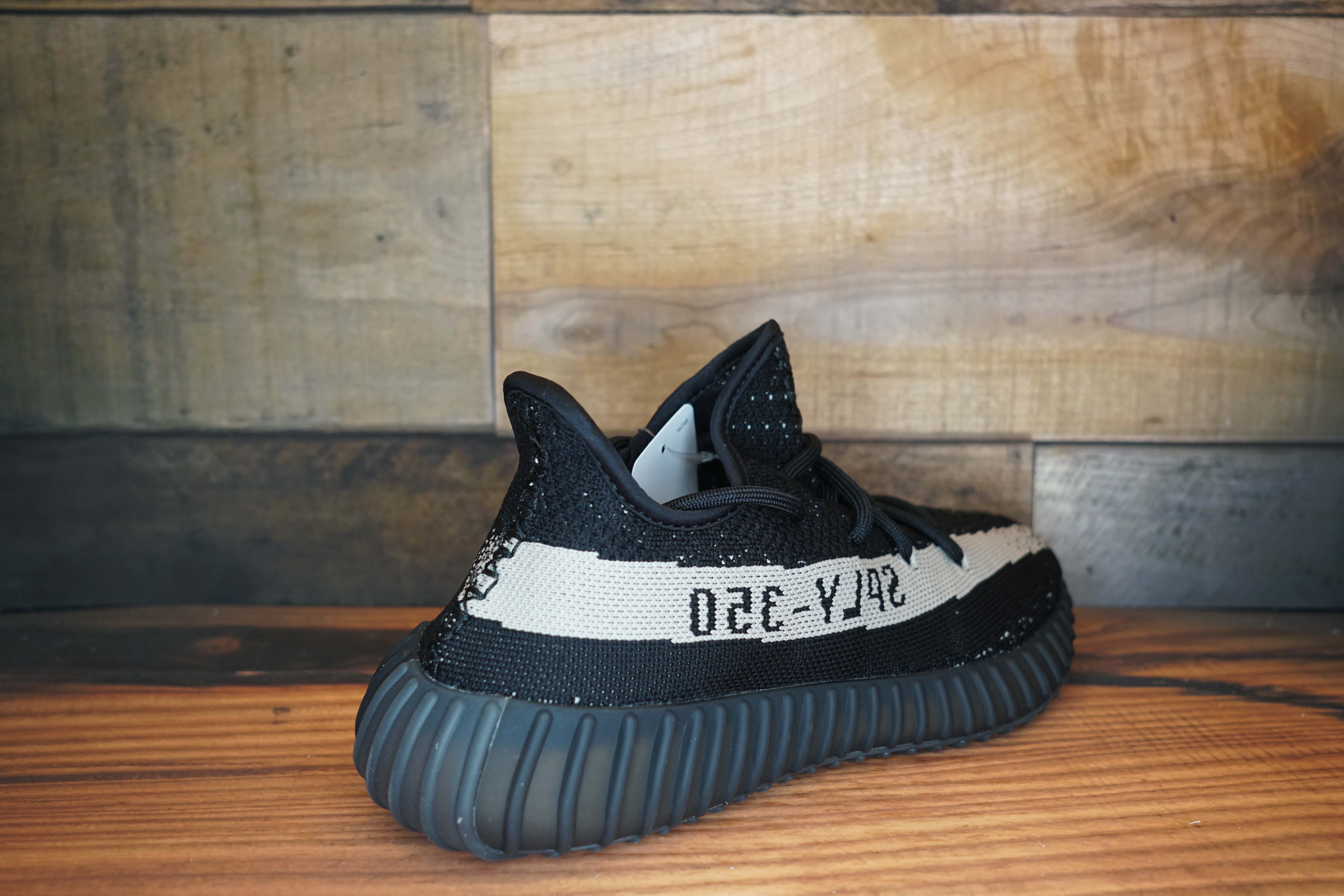 adidas yeezy oreo v2