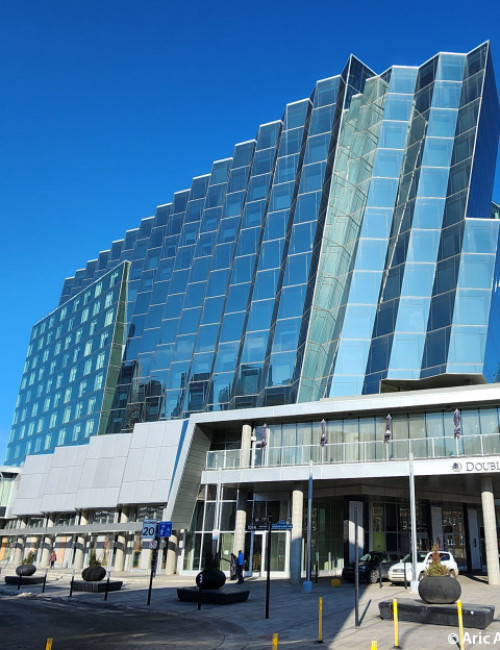 DoubleTree by Hilton Edmonton Downtown - The Skyscraper Center