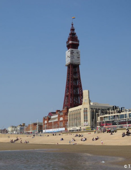 Blackpool Tower And Beach Picture Of Blackpool 1D4