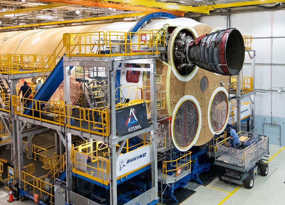 NASA Attaches First of 4 RS25 Engines to Artemis I Rocket Stage SpaceRef
