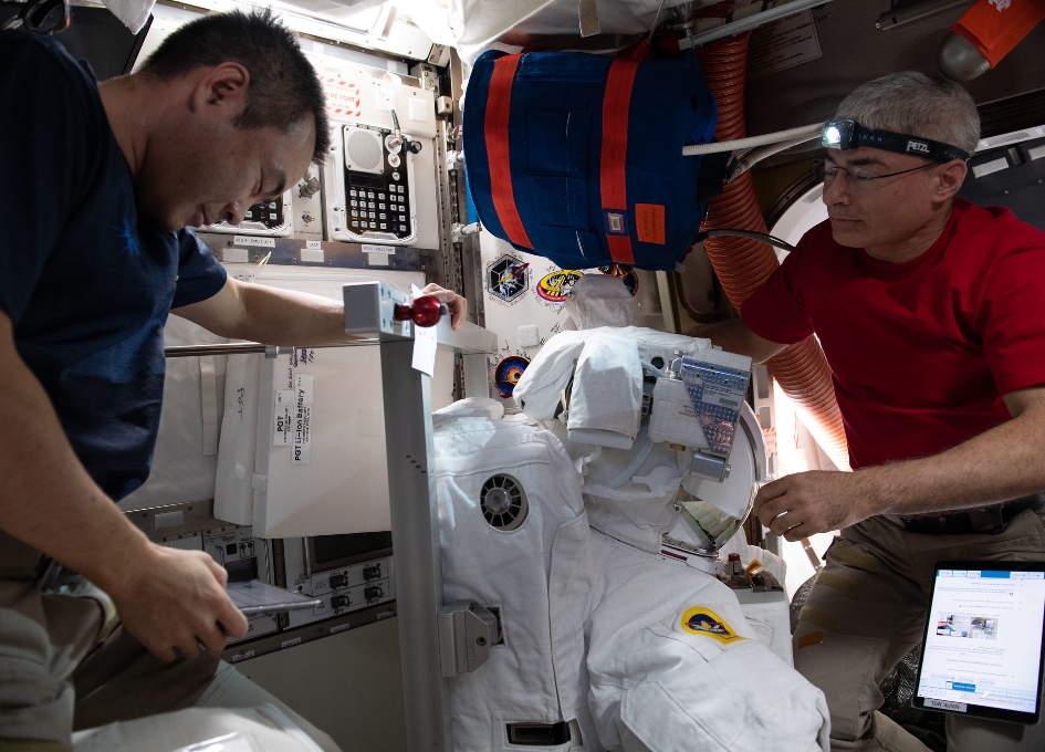 NASA Space Station On-Orbit Status 5 August, 2021 - Cargo Transfer and Spacesuit Checks
