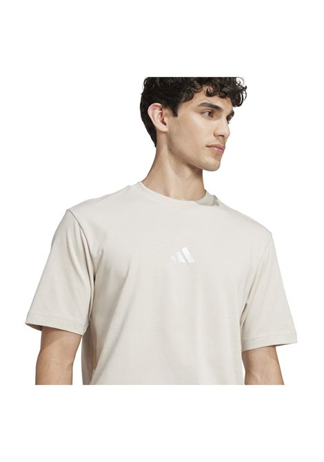 Adidas Essentials Small Logo Single Jersey T-shirt Beige Men ADIDAS CORE | T-shirt | JD1779-