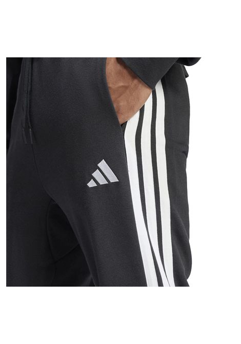 Pantaloni Adidas Essentials French Terry Tapered Cuff 3 Stripes Nero Bianco Uomo ADIDAS CORE | Pantalone | JD1881-