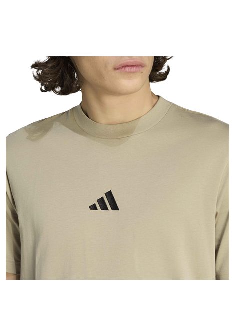 T-shirt Adidas Essentials Small Logo Single Jersey Fango Uomo ADIDAS CORE | T-shirt | KC0905-