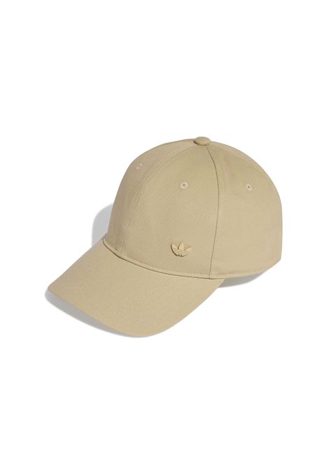 Adidas Originals Everyday Icons Tonal Metal Trefoil Cap Beige Unisex ADIDAS ORIGINALS | Caps | KE4656-