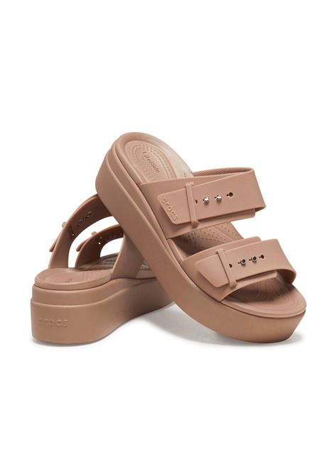 Sandali Crocs Brooklyn Low Wedge Latte Marrone Donna CROCS | Sandali | 207431-LATT