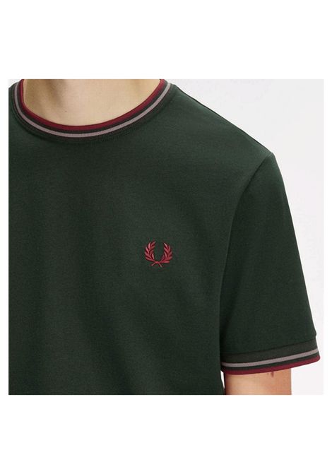 T-shirt Fred Perry Twin Tipped Verde Bordeaux Uomo FRED PERRY | T-shirt | M1588V-85A