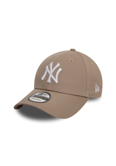 New Era 9FORTY NY Yankees League Essential Cap Light Brown Unisex NEW ERA | Caps | 60471457-