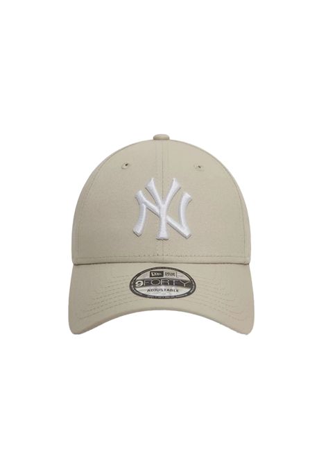 New Era 9FORTY NY Yankees League Essential Cap Sand Unisex NEW ERA | Caps | 60471459-