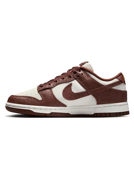 Scarpe Nike Dunk Low Embossed Baroque Sabbia Marrone Donna NIKE | Sneakers | IF3944-100