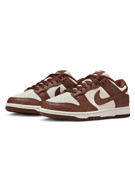 Scarpe Nike Dunk Low Embossed Baroque Sabbia Marrone Donna NIKE | Sneakers | IF3944-100