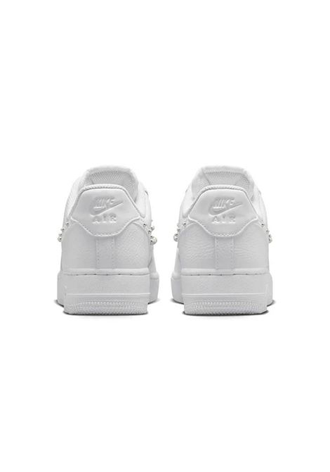 Scarpe Nike Air Force 1 '07 Pearl Swoosh Bianco Donna NIKE | Sneakers | IU7557-100