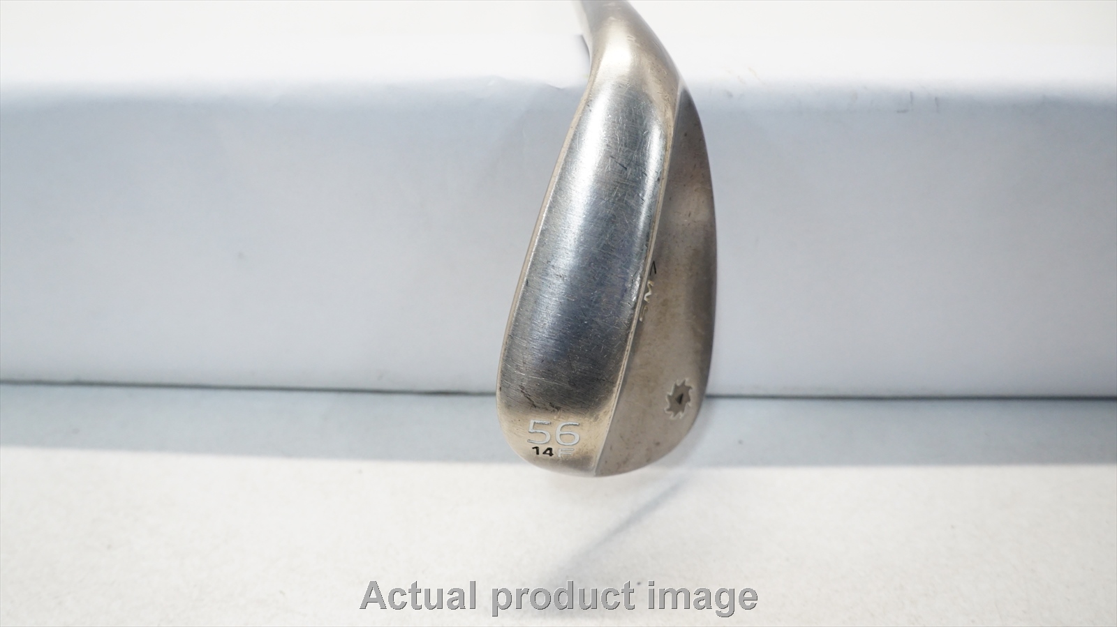 Cale De Golf Titleist Vokey SM7 56° F-Grind - Acier Brossé, Droitier, Manche 35 Pouces - Occasion Bon état