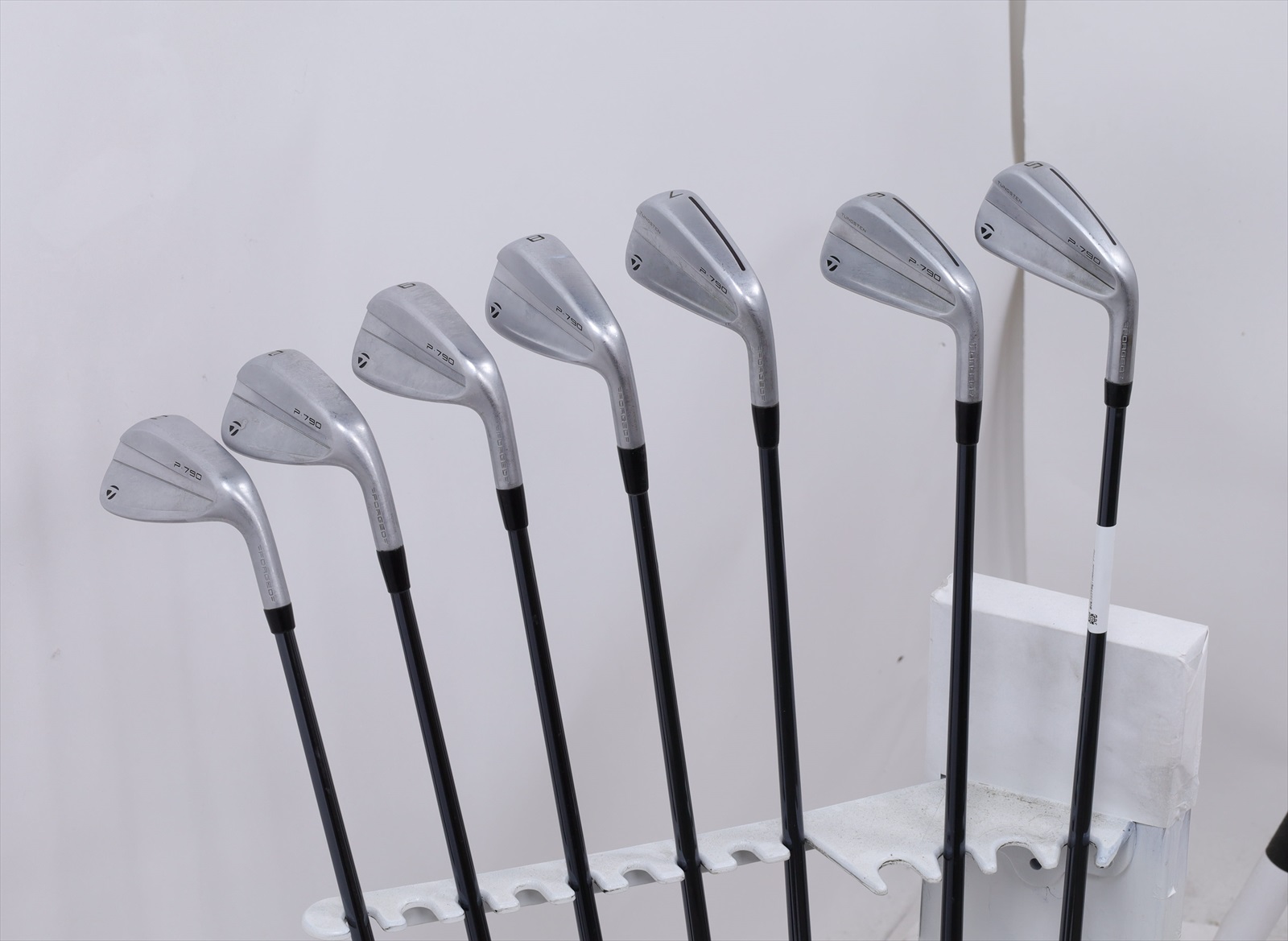 Taylormade P790 2023 Iron Set 5-Pw, Aw Regular Ust Recoil Dart 65