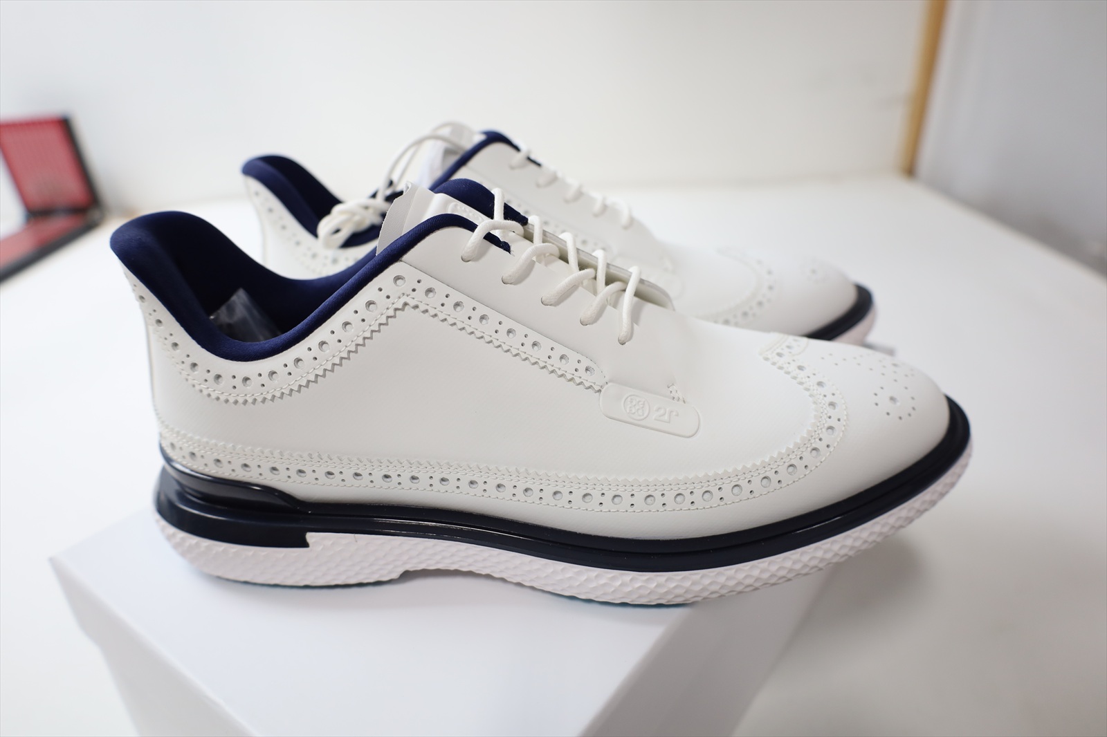 New G/FORE Golf GALLIVAN2R LONGWING Shoes Men 9 SNOW/TWILIGHT