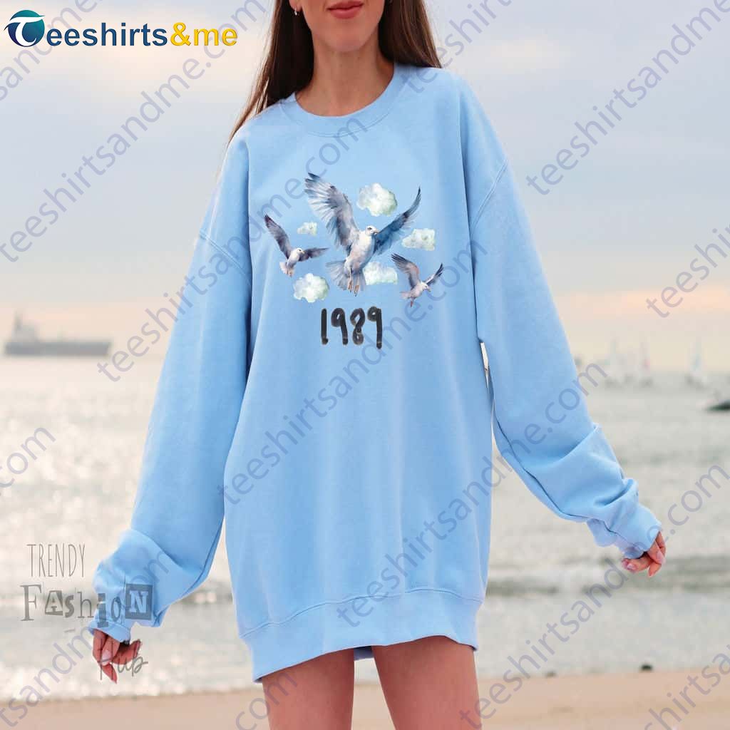 1989 Era Taylor Swift Sweatshirt And T-shirt Combo, Ideal Gift for Fan Taylor Swift