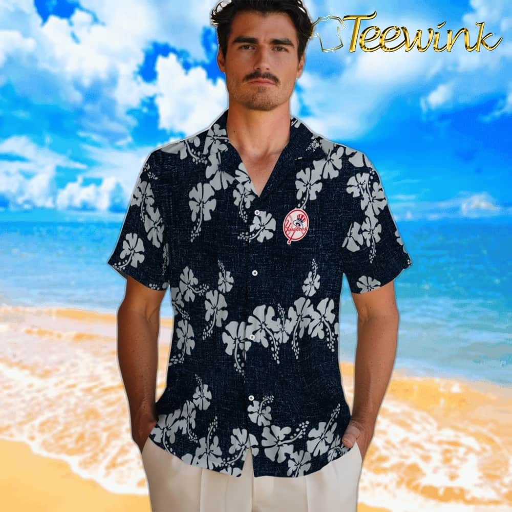 New York Yankees Hawaiian Shirt – 50th State Flower image 2 New York Yankees Hawaiian Shirt – 50th State Flower image 2