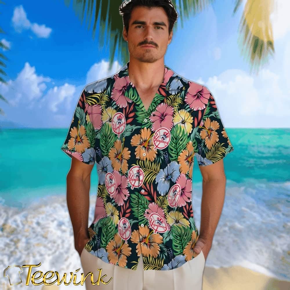New York Yankees Hawaiian Shirt – Brilliant Hibiscus Garden image 2 New York Yankees Hawaiian Shirt – Brilliant Hibiscus Garden image 2