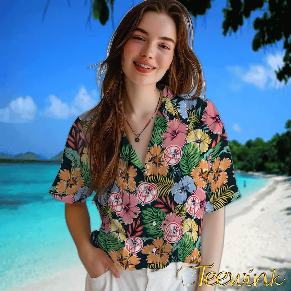 New York Yankees Hawaiian Shirt – Brilliant Hibiscus Garden image 4 New York Yankees Hawaiian Shirt – Brilliant Hibiscus Garden image 4